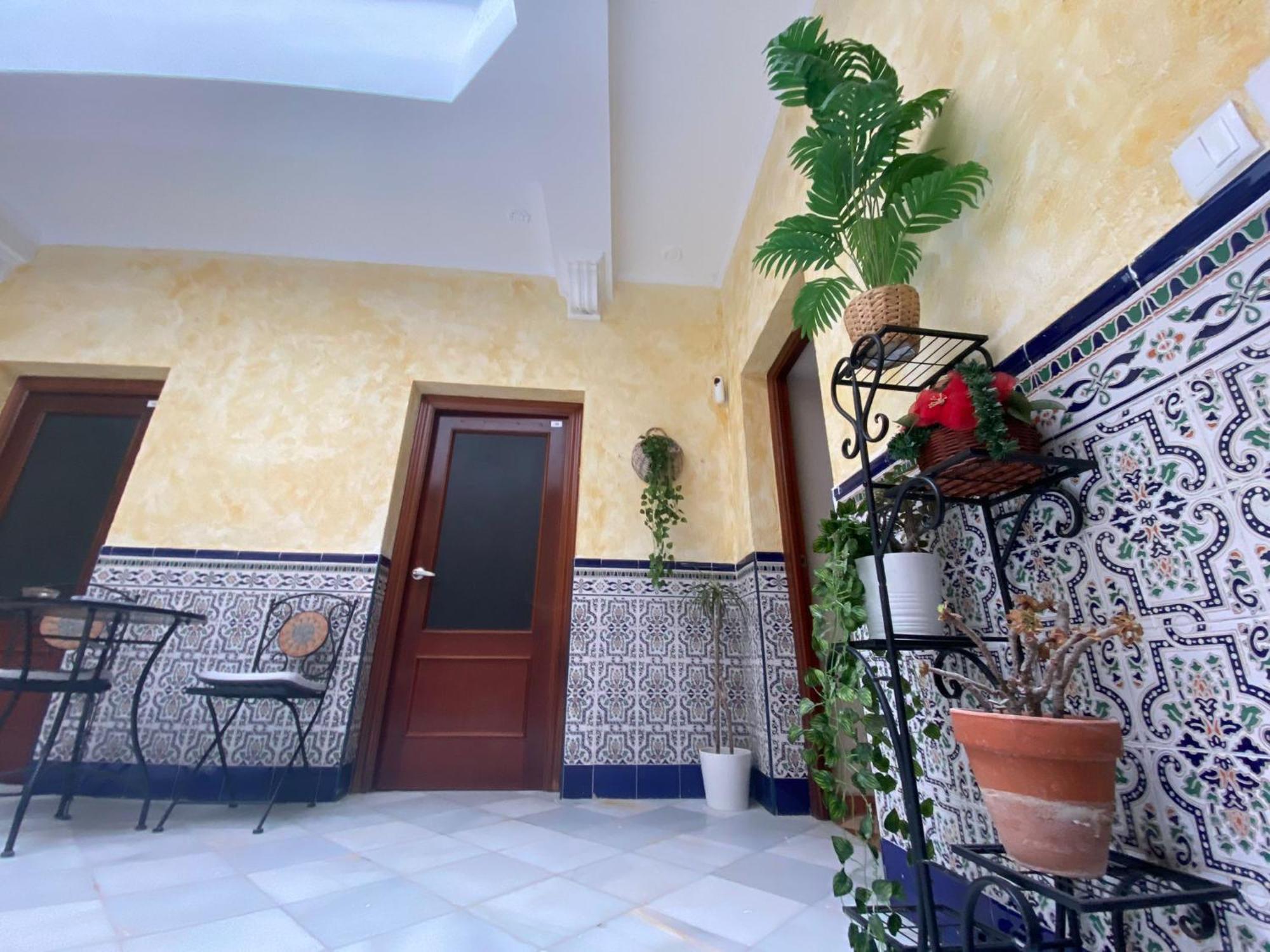 Habitación en casa particular Patio Andalusi Junto A La Vina
