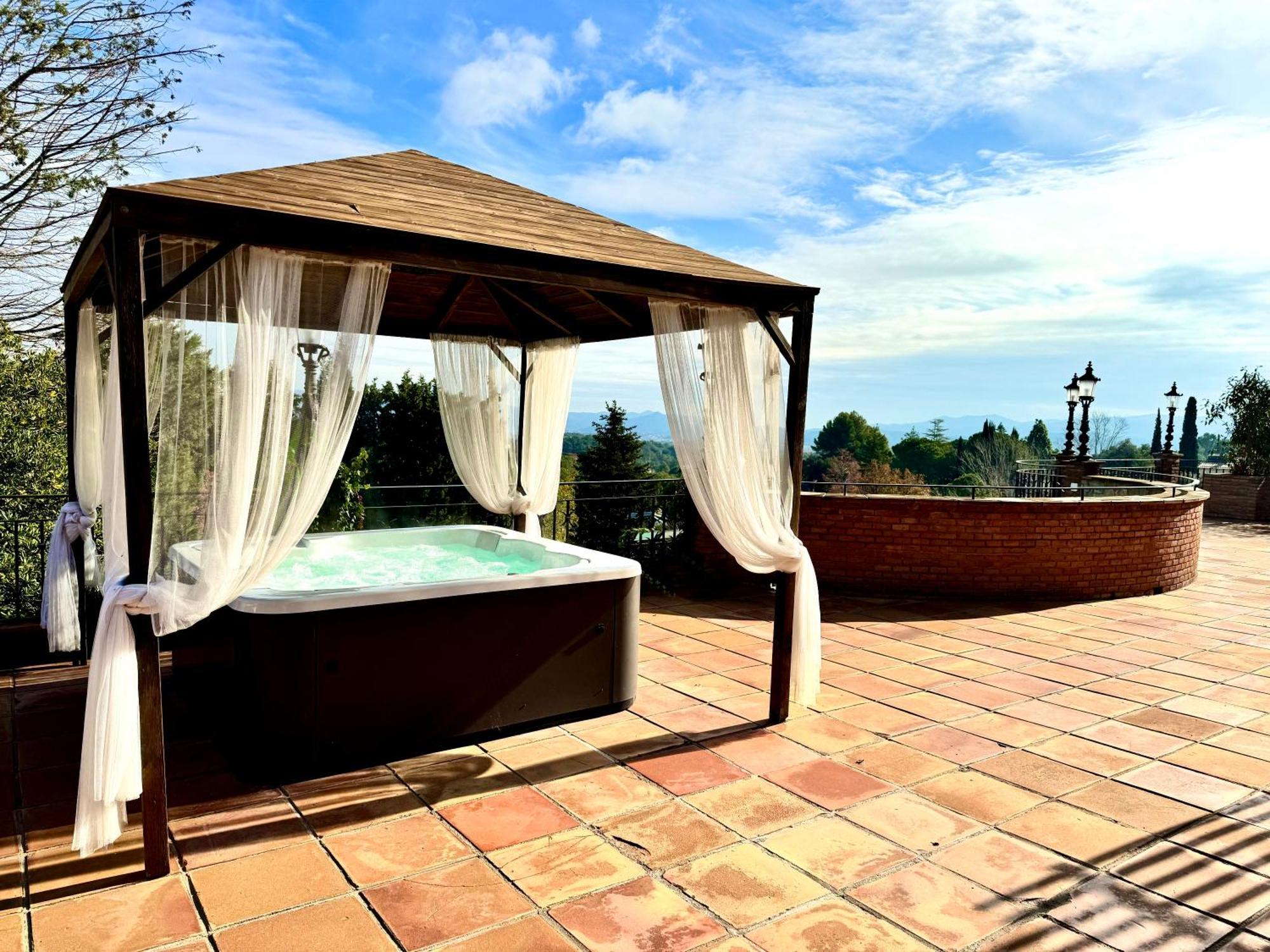 The Village Villa Cerdanyola del Valles