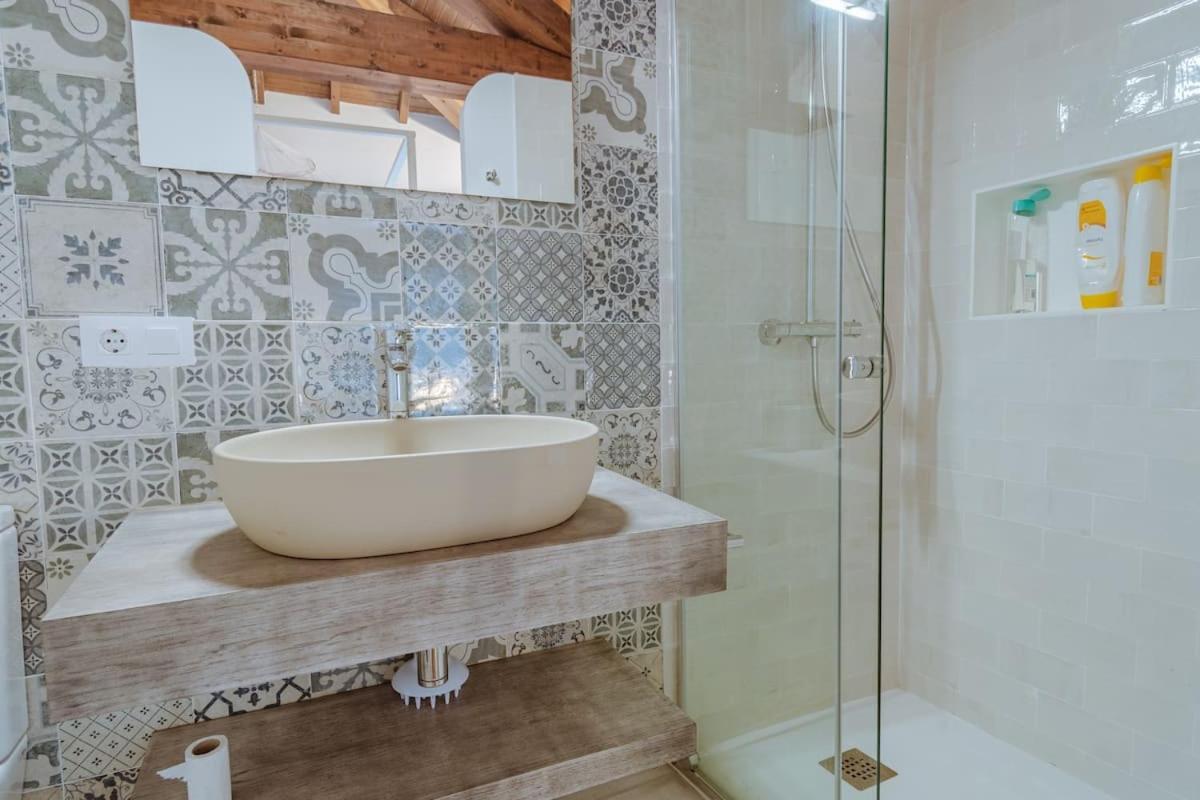Homestay Con Bano Individual En Casa De Campo. Piscina. *
