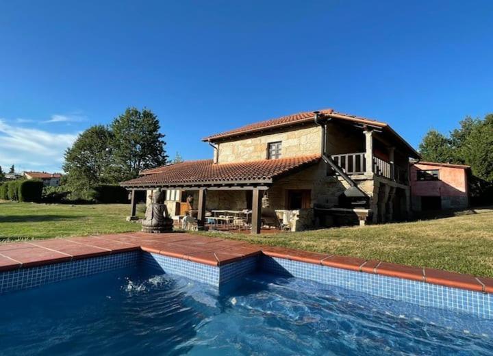 Con Bano Individual En Casa De Campo. Piscina. Homestay *
