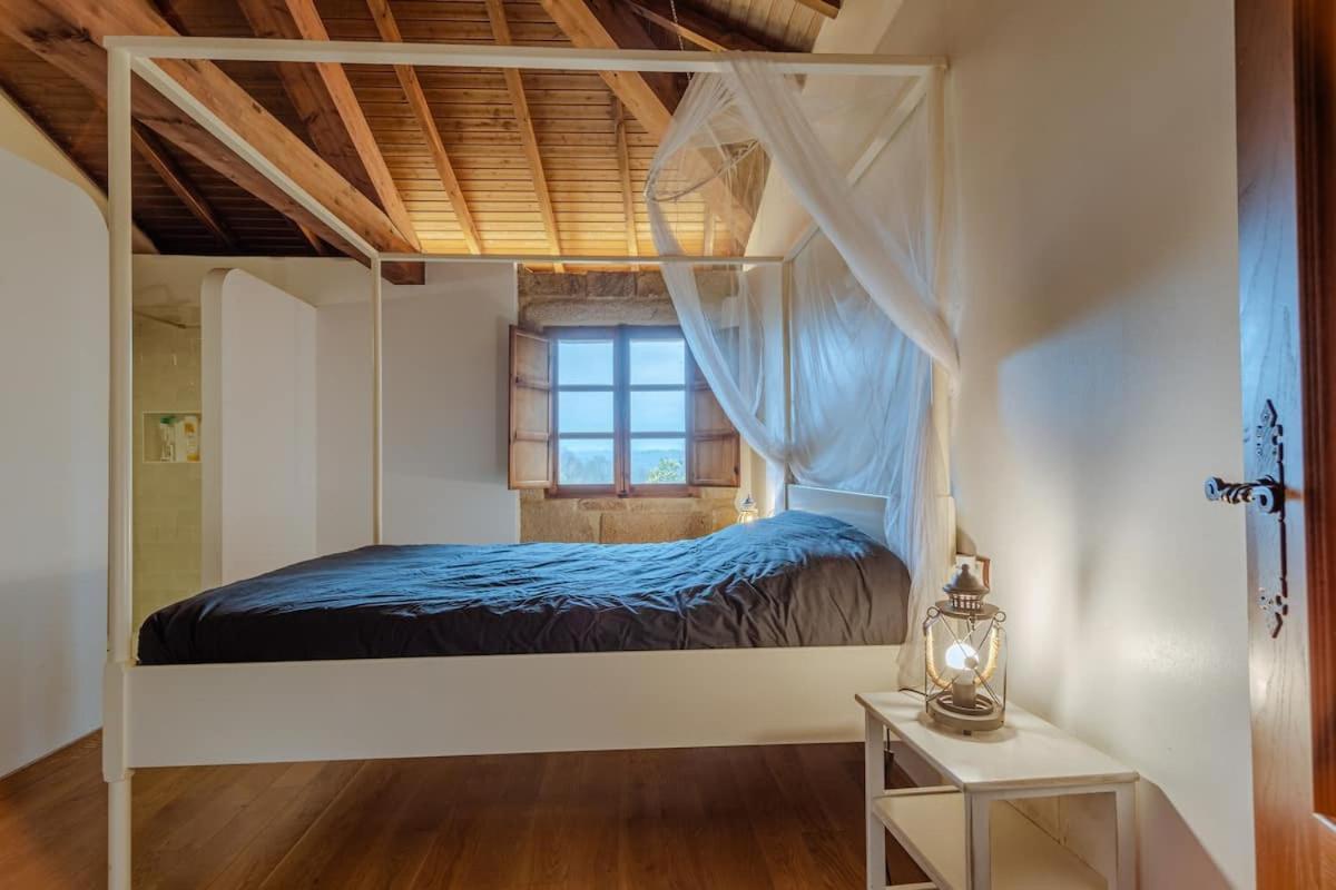 Con Bano Individual En Casa De Campo. Piscina. Homestay Amoeiro
