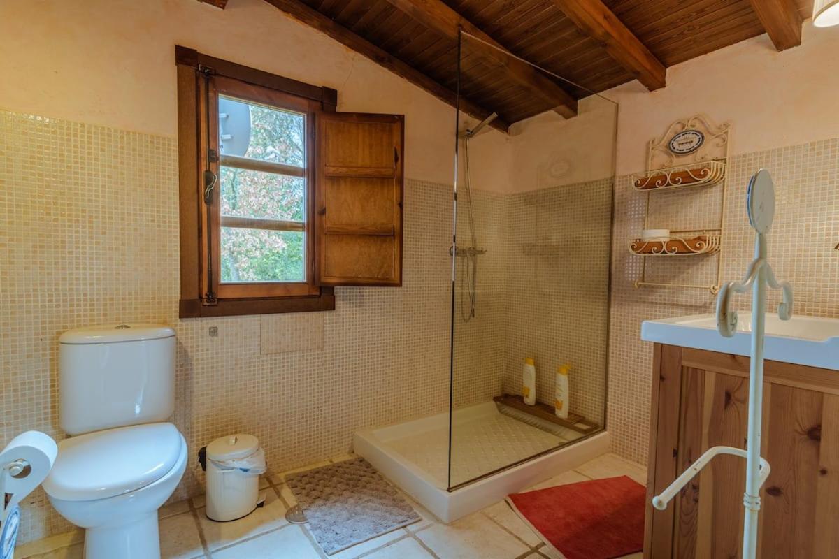 Homestay Con Bano Individual En Casa De Campo. Piscina. *