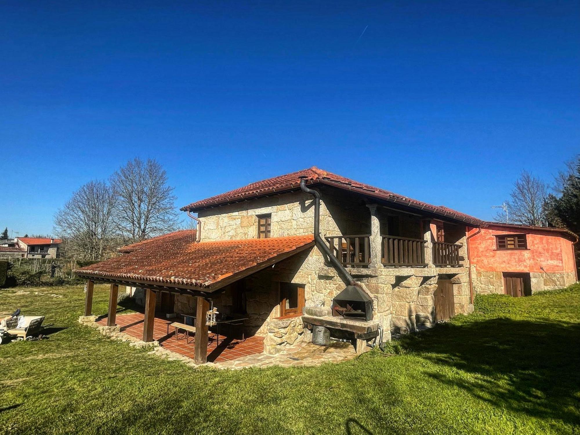 Con Bano Individual En Casa De Campo. Piscina. Homestay *