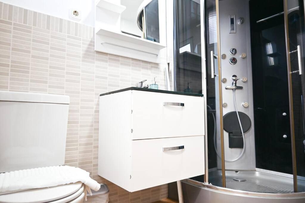 Agradable Apartamento Temporal De 1 Dormitorio En Pez30 Apartment *