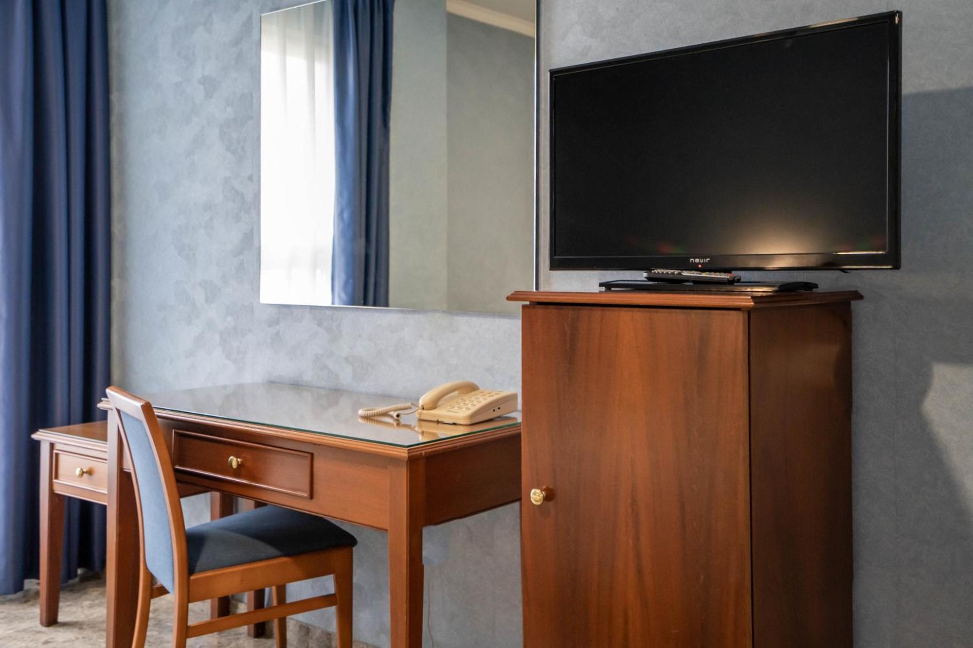 Bartos Hotel 4*
