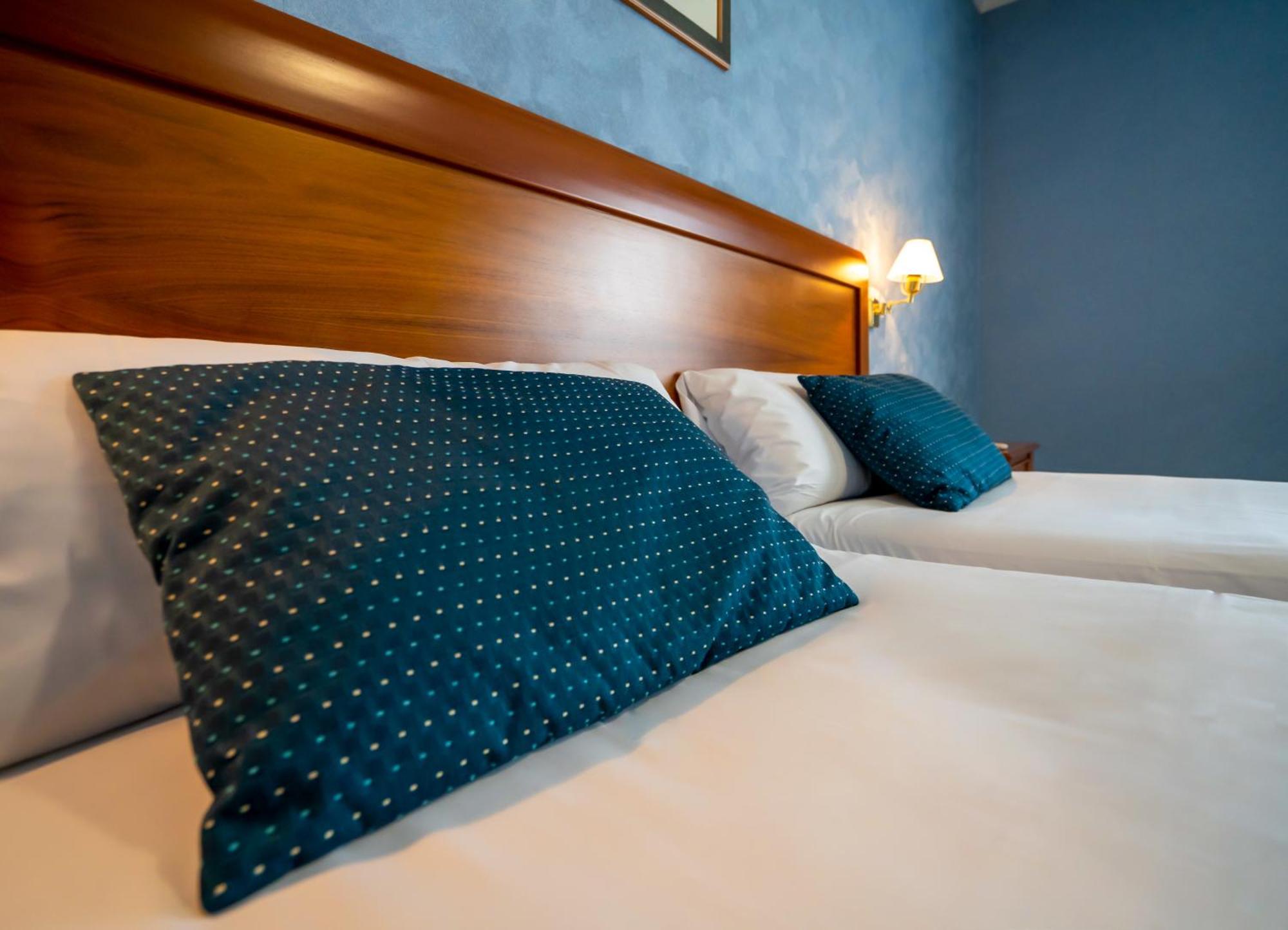 Bartos Hotel