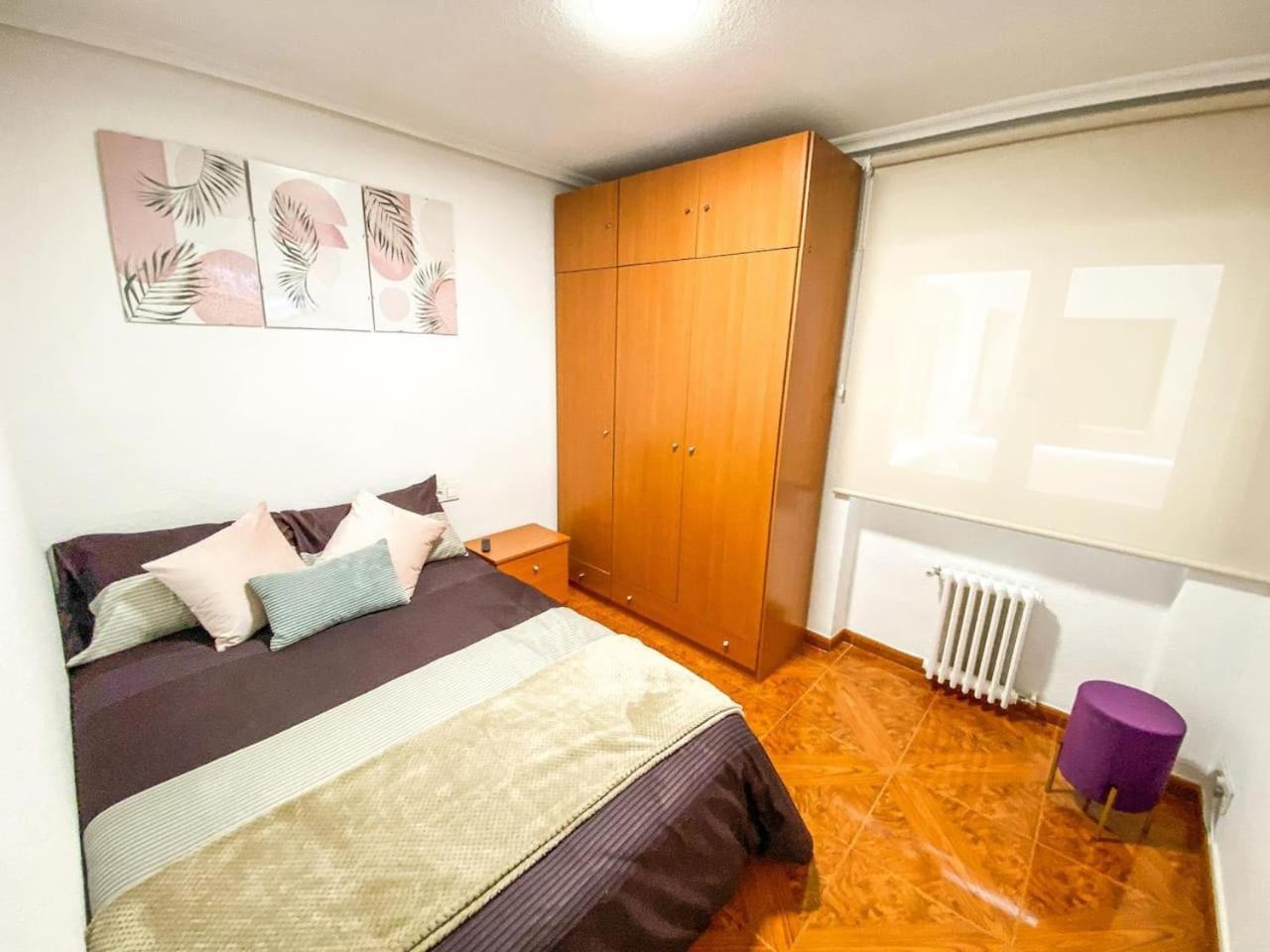 Apartamento Residencial Leyra, Piso Centrico De 6 Habitaciones, 8 Camas *