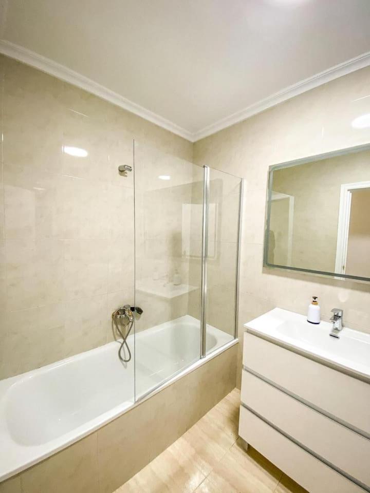 Apartamento Residencial Leyra, Piso Centrico De 6 Habitaciones, 8 Camas Salamanca
