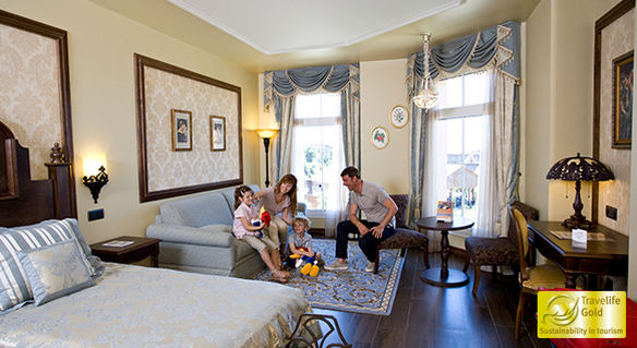 Portaventura Lucy's Mansion: Unlimited Park Access & Express Passes 5* Salou