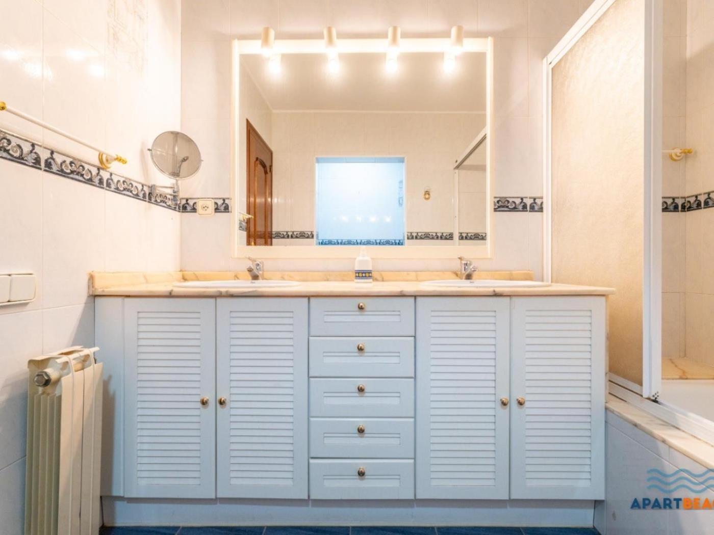 Apartbeach El Pinar Con Piscina Y Barbacoa *