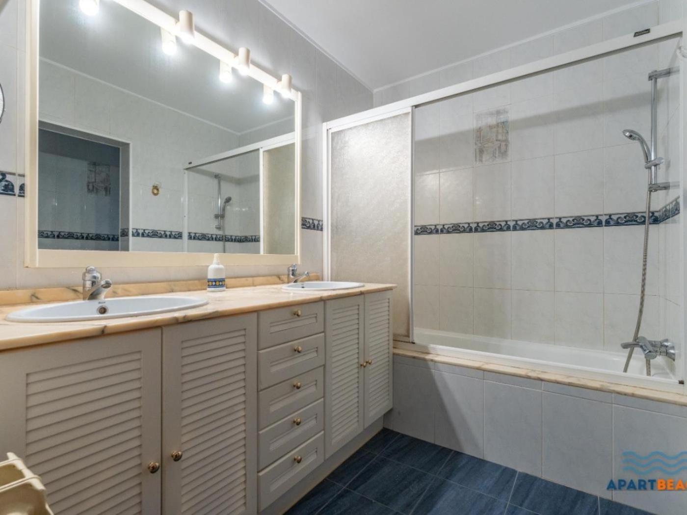 Apartbeach El Pinar Con Piscina Y Barbacoa *