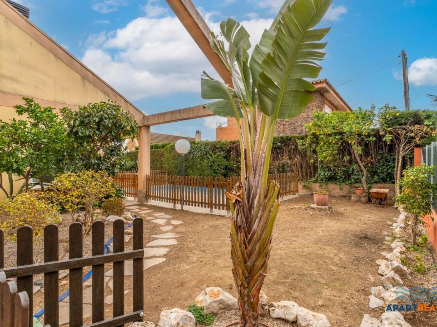 Apartbeach El Pinar Con Piscina Y Barbacoa Сasa de vacaciones Reus