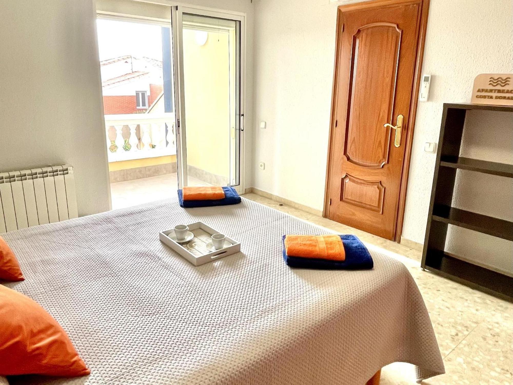 Apartbeach El Pinar Con Piscina Y Barbacoa Сasa de vacaciones Reus