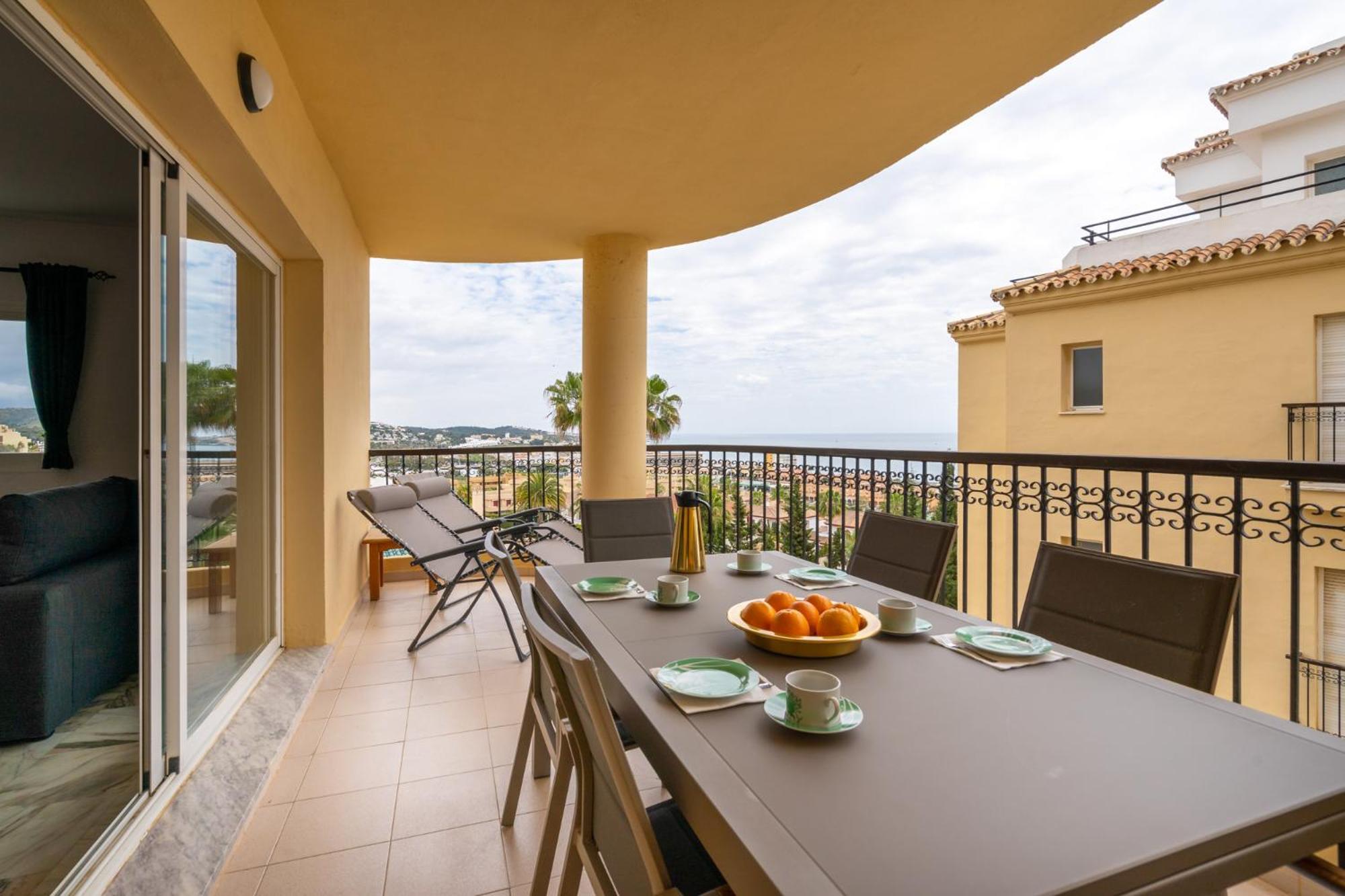 Lets In The Sun - - With Sea Or Pool Views * La Cala De Mijas