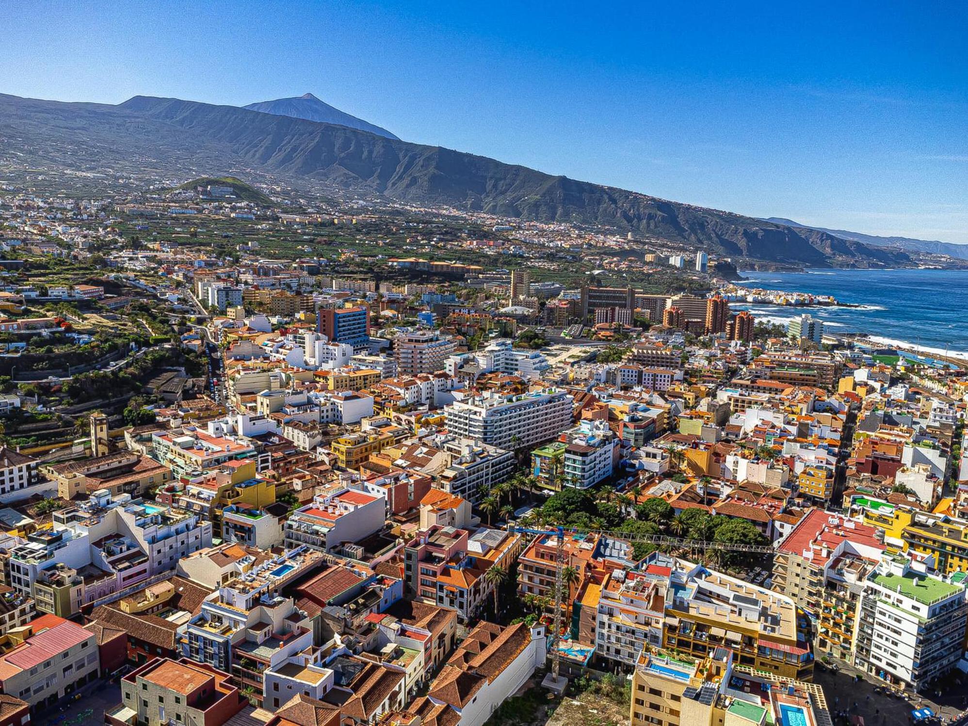 En Puerto De La Cruz Con Vistas A La Ciudad By Alterhome *