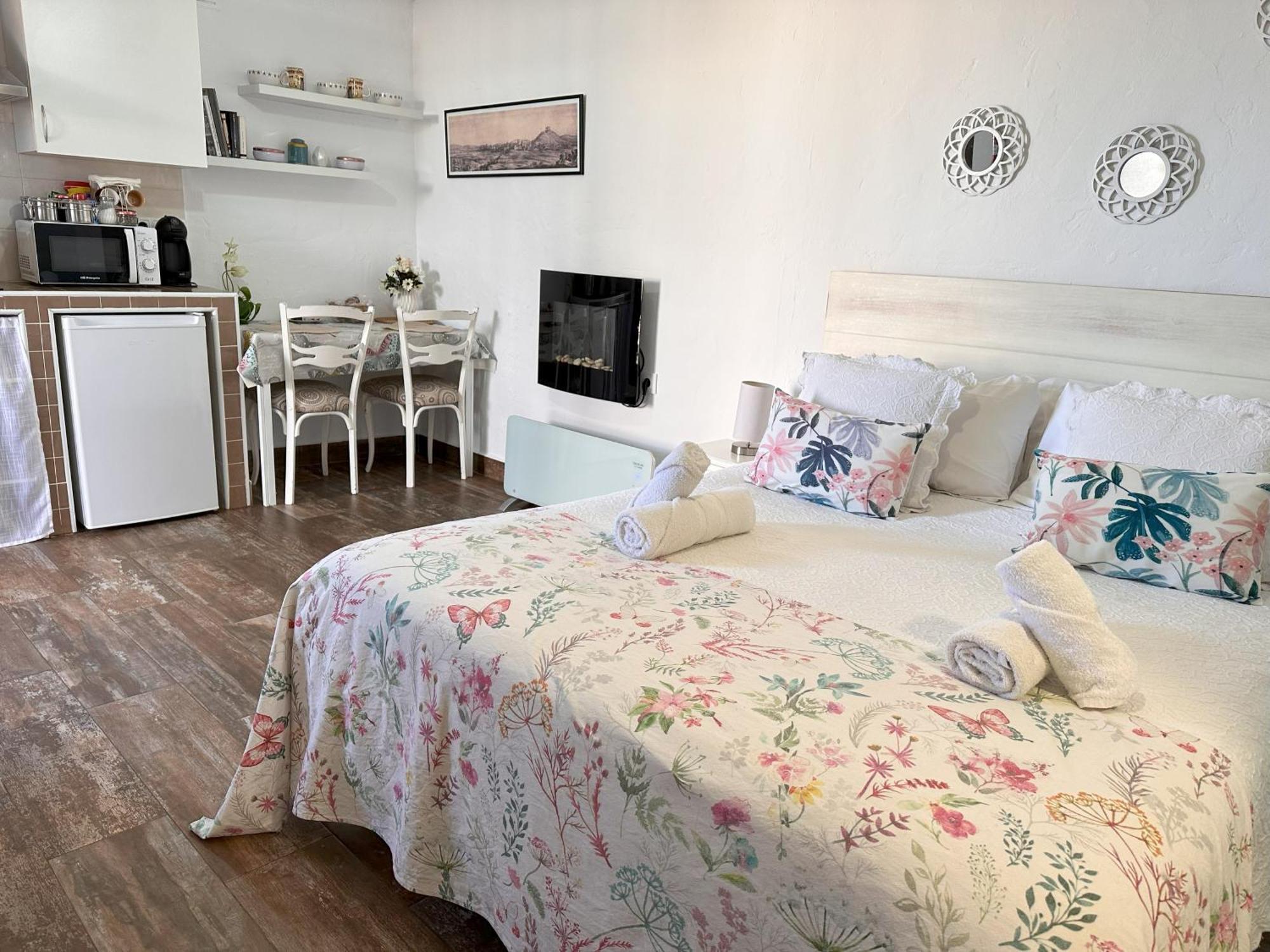 Oncemolinos Con Desayuno Apartment Consuegra