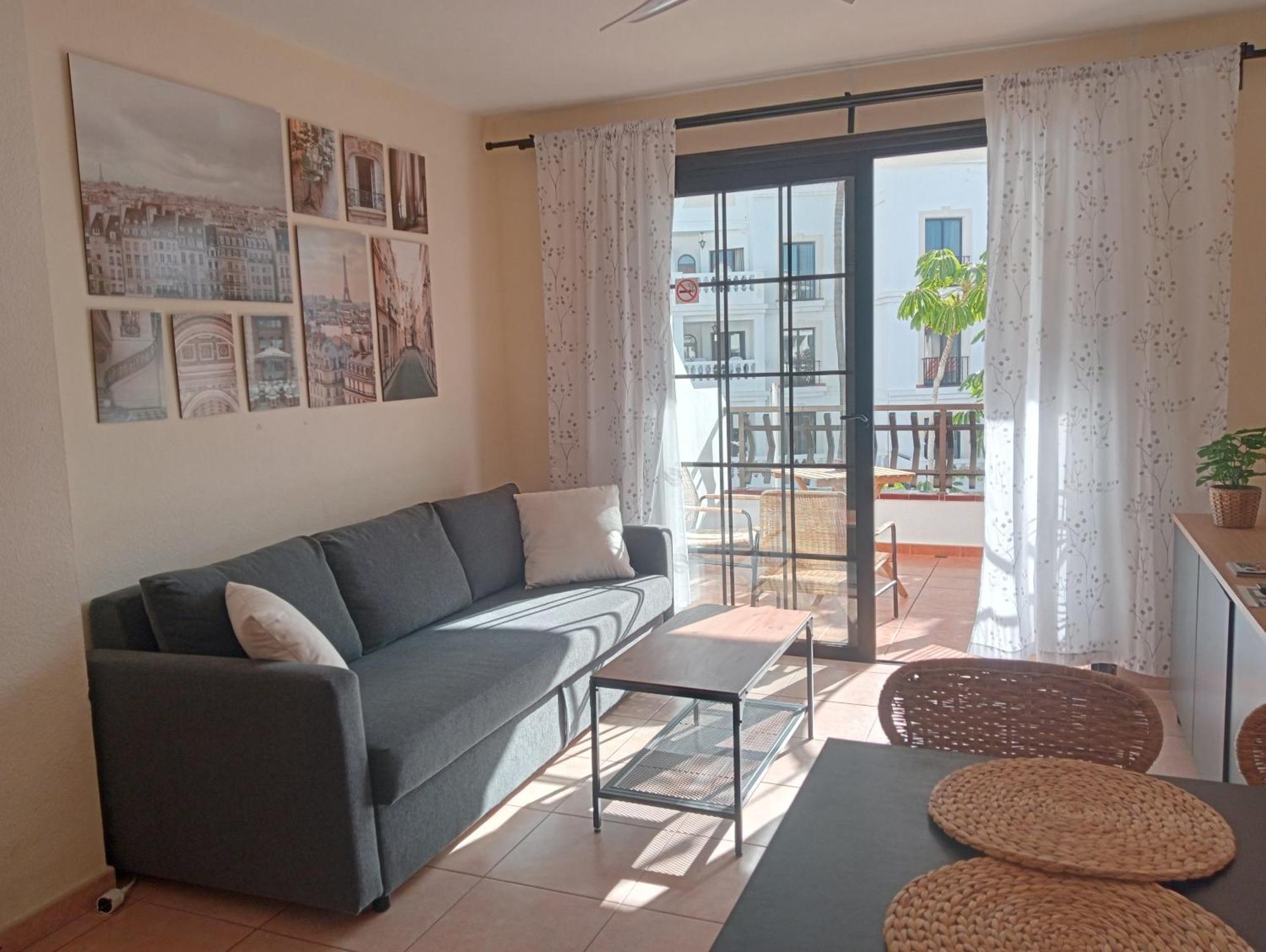Greatly Located With Heated Pool, Cristianos Los Cristianos (Tenerife)