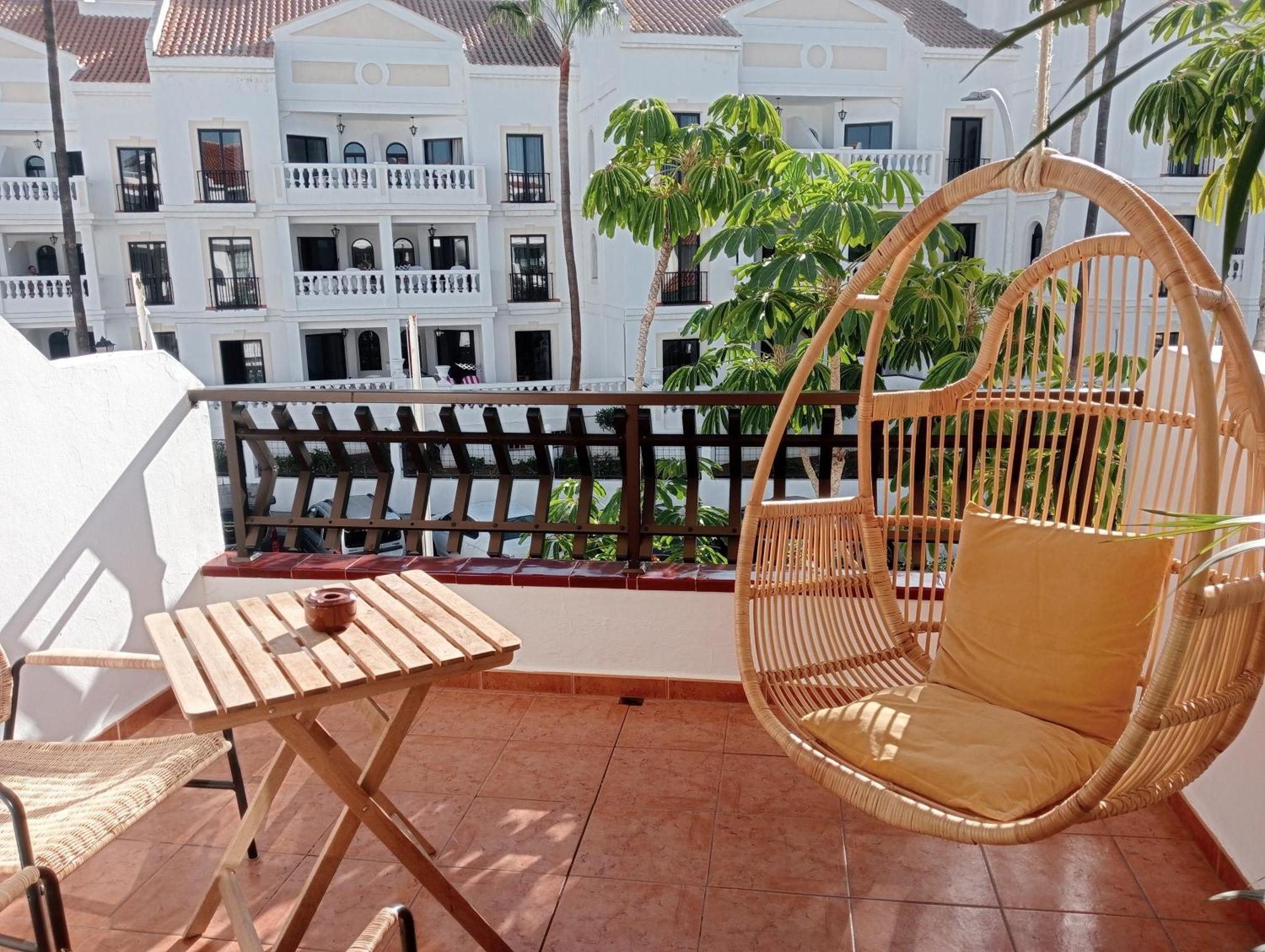 Greatly Located With Heated Pool, Cristianos