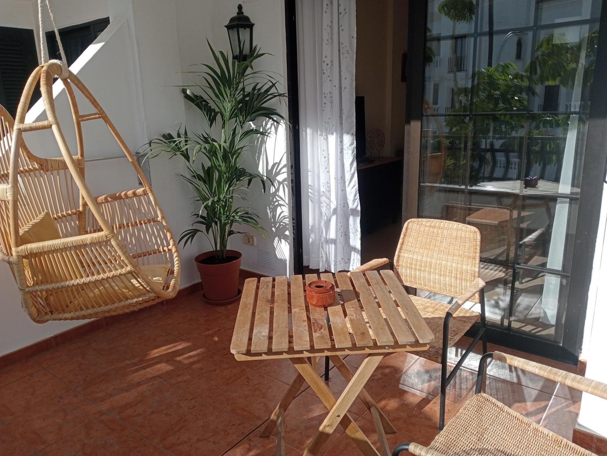 Greatly Located With Heated Pool, Cristianos