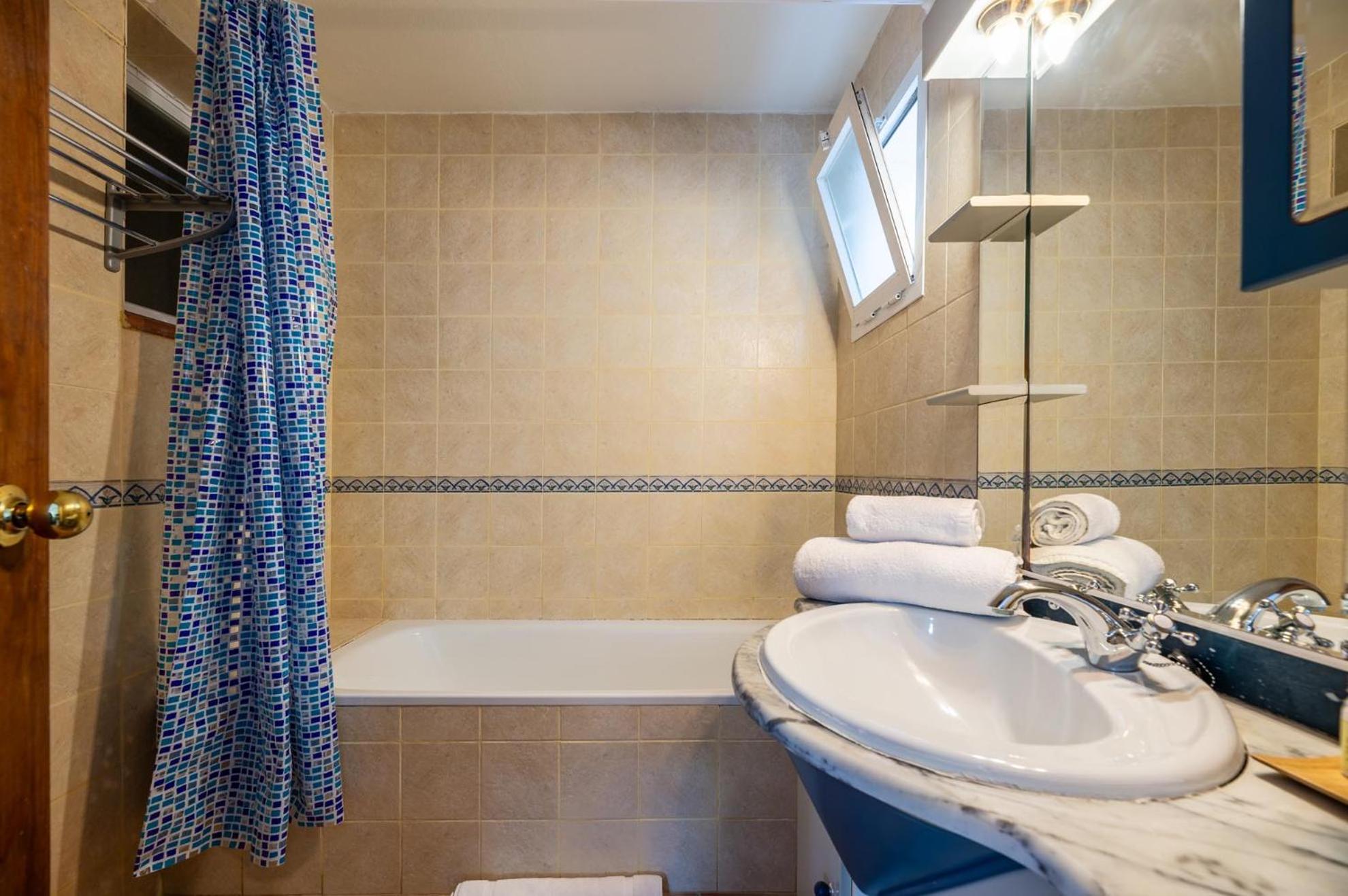 Bonaire, Up To 8+2 With Pool & Views
