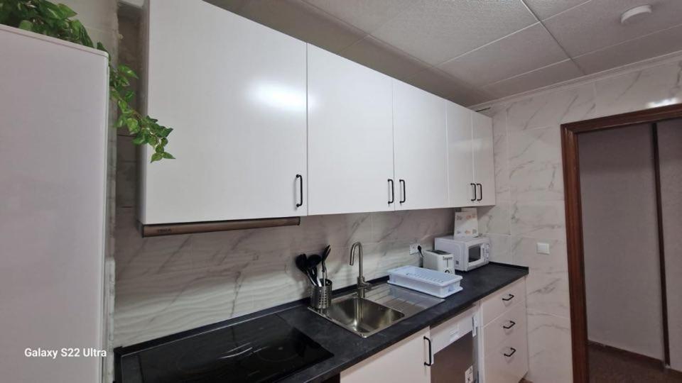 Piso Grande Amplio Grandes Grupos 4 2 Baños, 4ac Y Wifi Apartamento