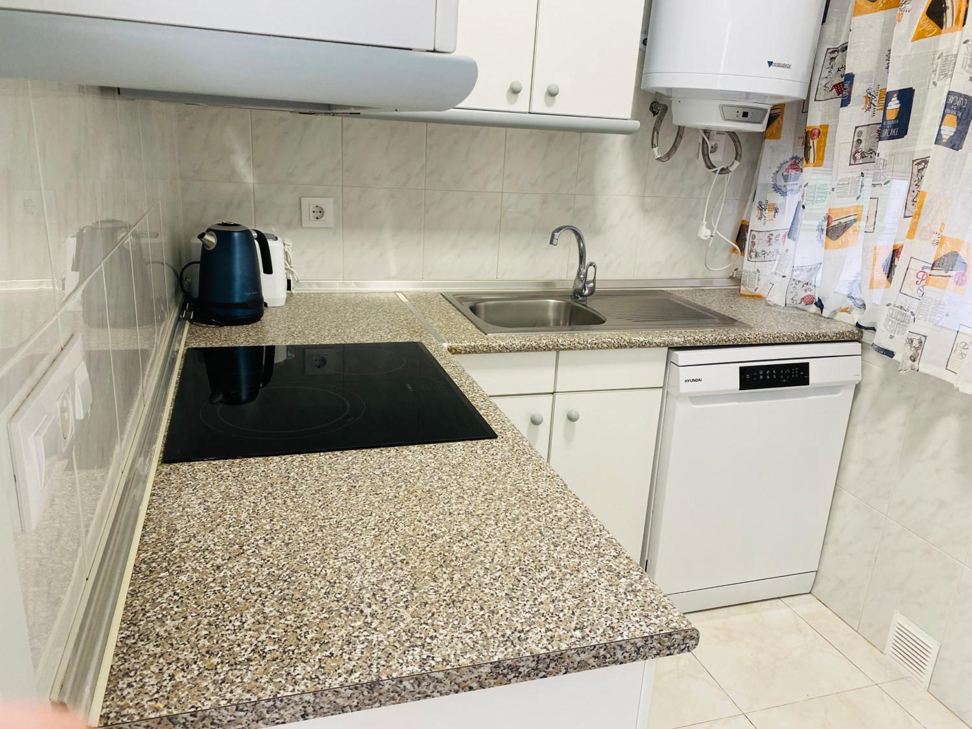 Golden Port Apartment *