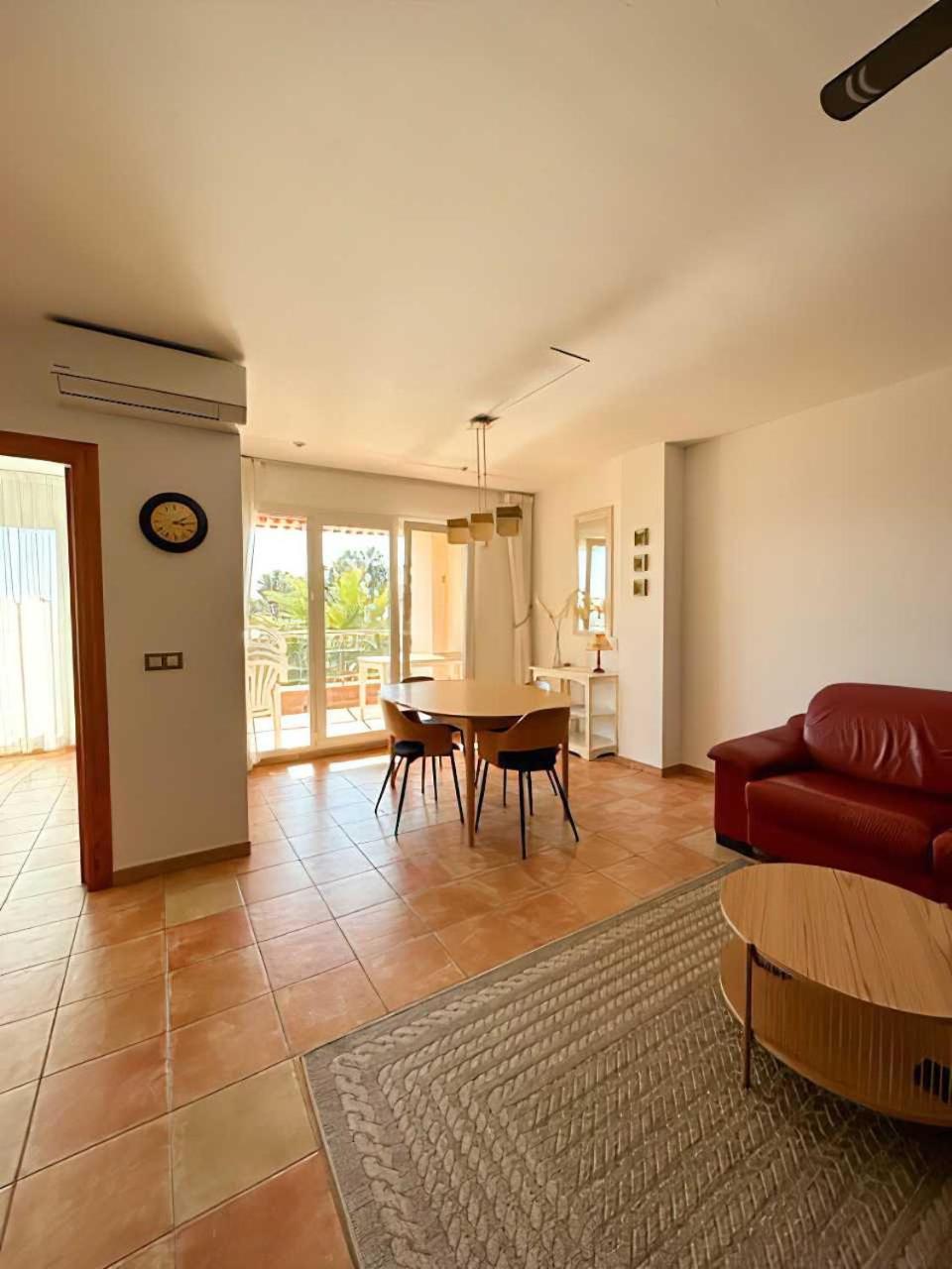 - - - - - Front Line - - - - - Primera Línea - - - - - In Apartahotel Playa Flamenca
