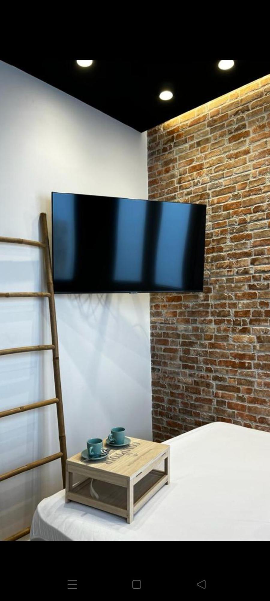 Habitación en casa particular Late Checkout 14 H Free Netflix Tv