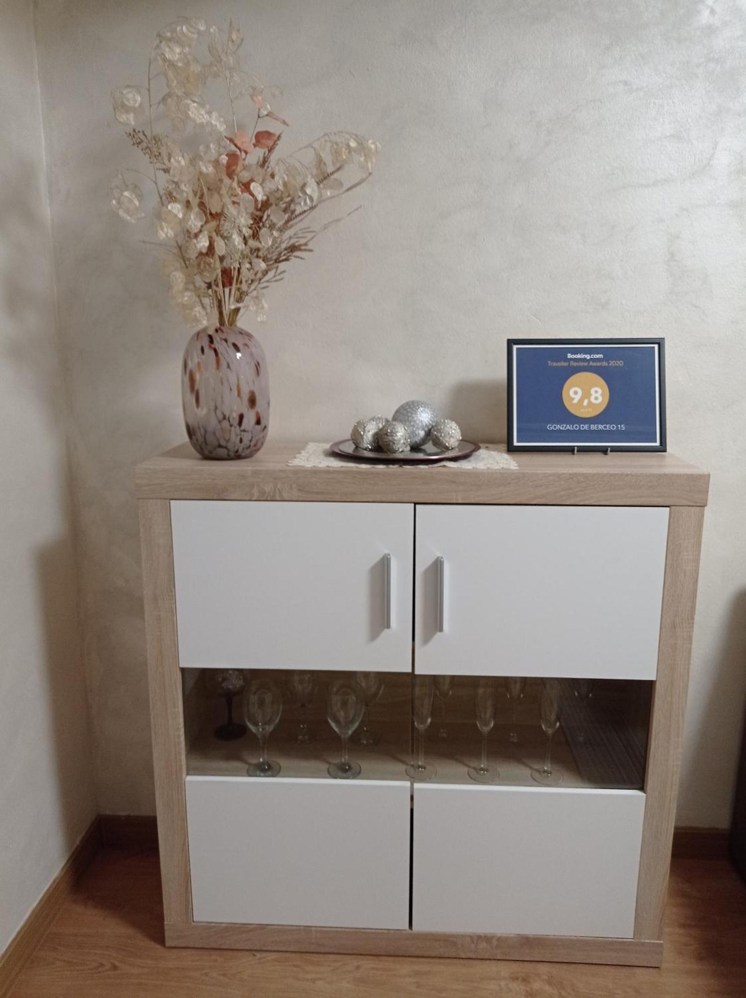 Apartment Gonzalo De Berceo 15 