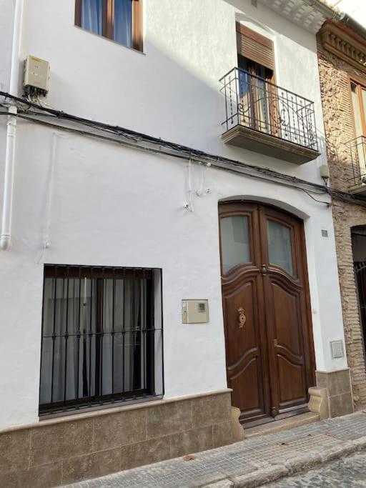 Maison Traditionnelle- 190 M Carre- Jusqu A 8 Pers- Place Ideale Centre Oliva