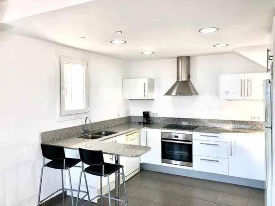 Apartamento Amplio Con Jardin En Almadrava *