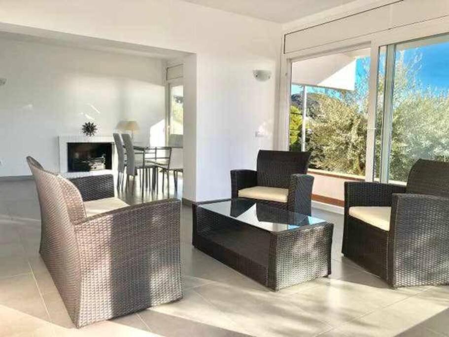 Apartamento Amplio Con Jardin En Almadrava *