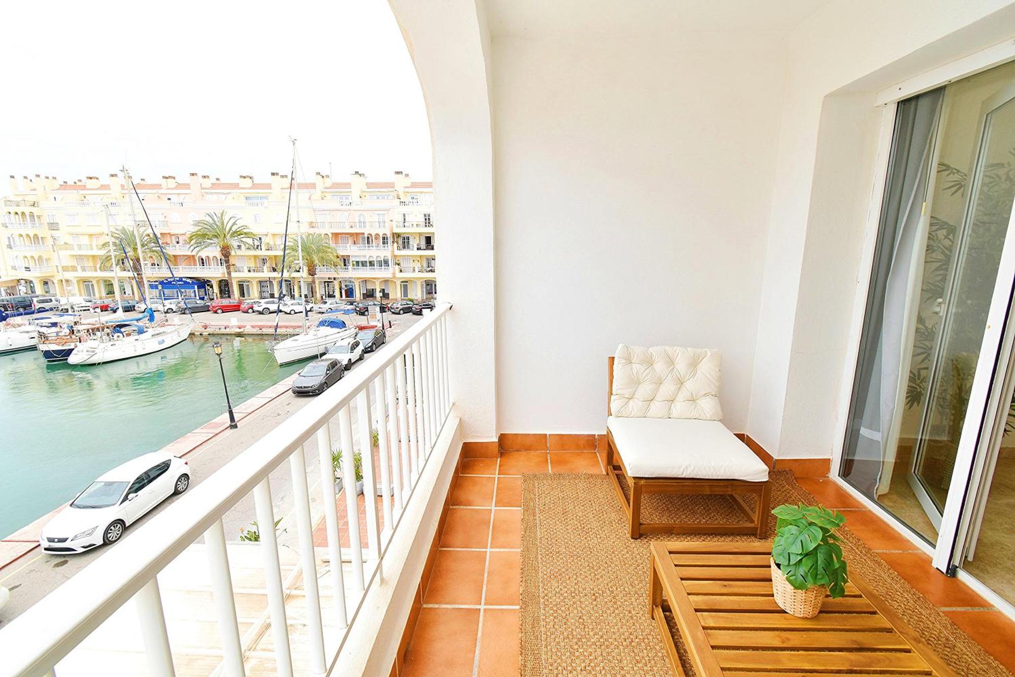 Expoholidays - Puerto Deportivo La Goleta Apartamento