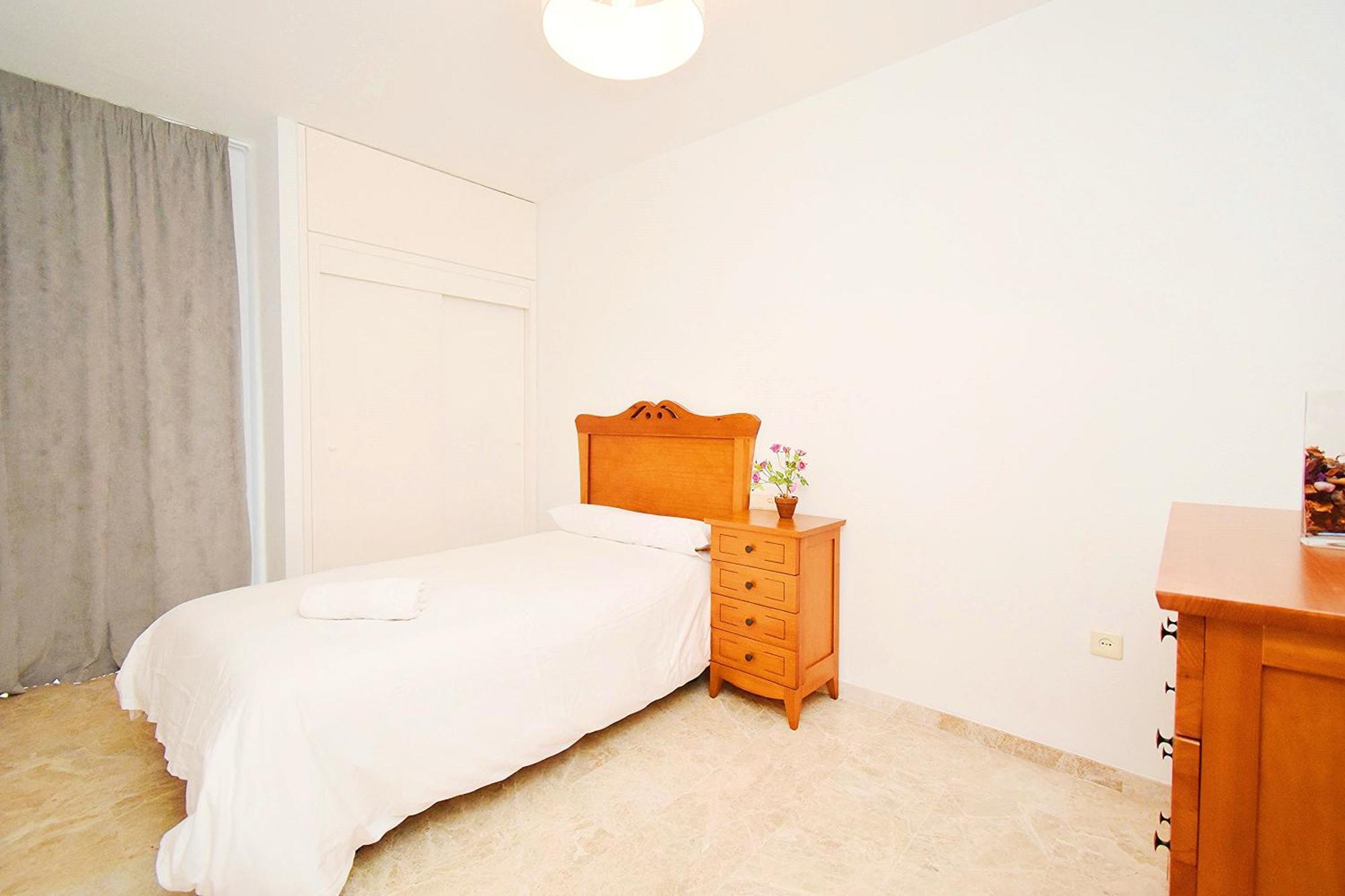Expoholidays - Puerto Deportivo La Goleta Apartamento