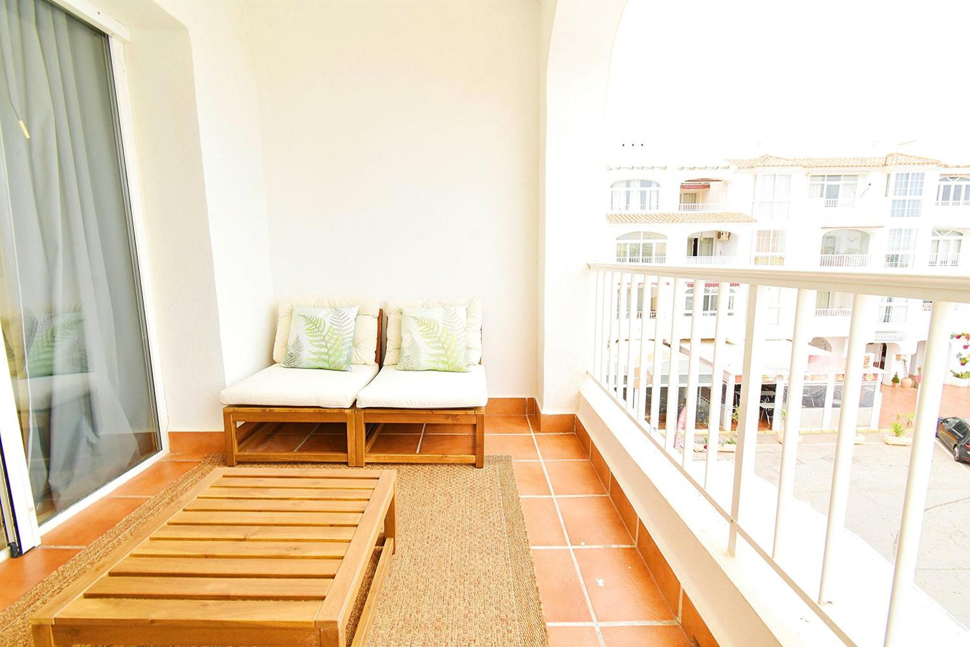 Expoholidays - Puerto Deportivo La Goleta Apartamento