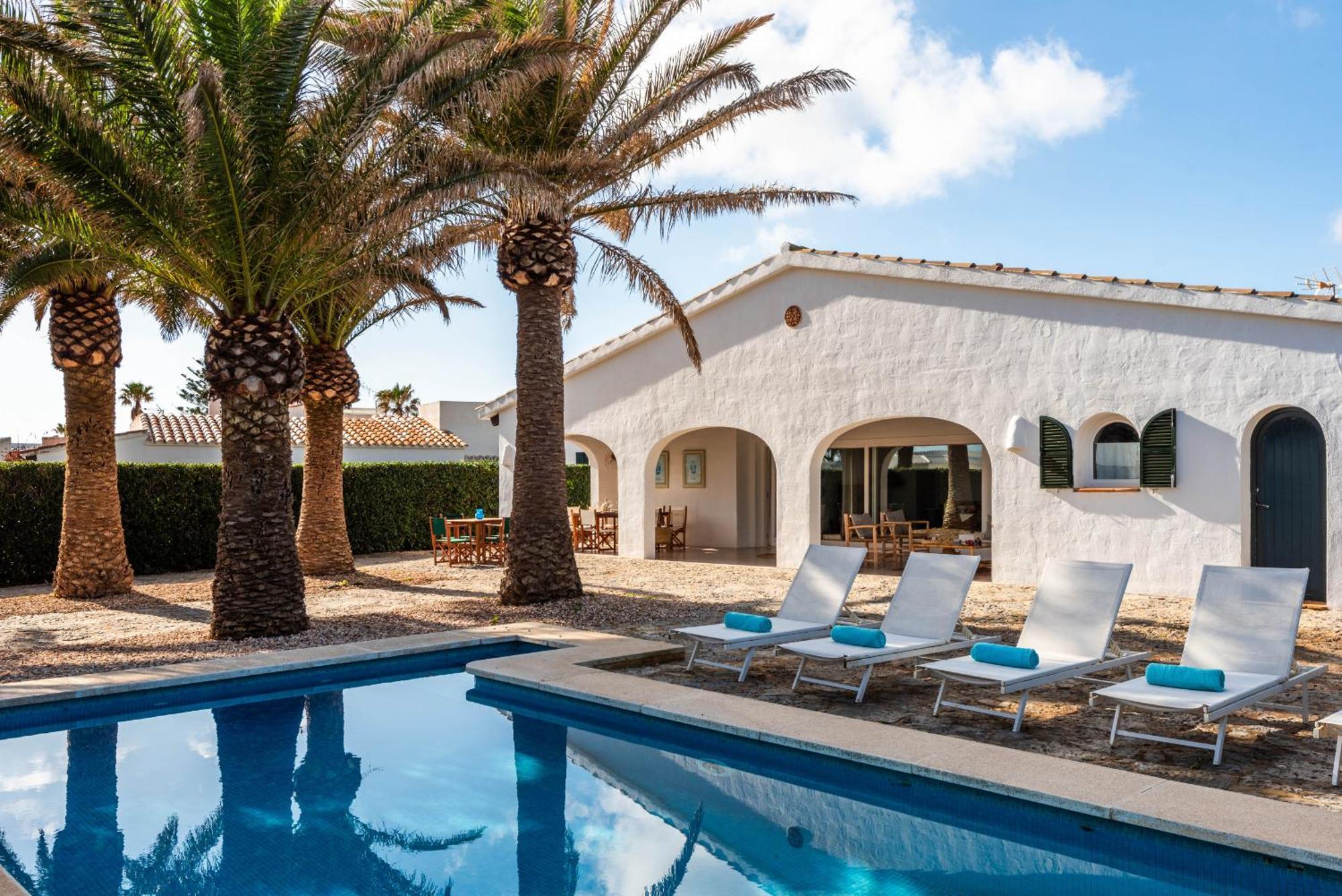 Bini Yaya - Cap Den Font Villa Sant Lluís