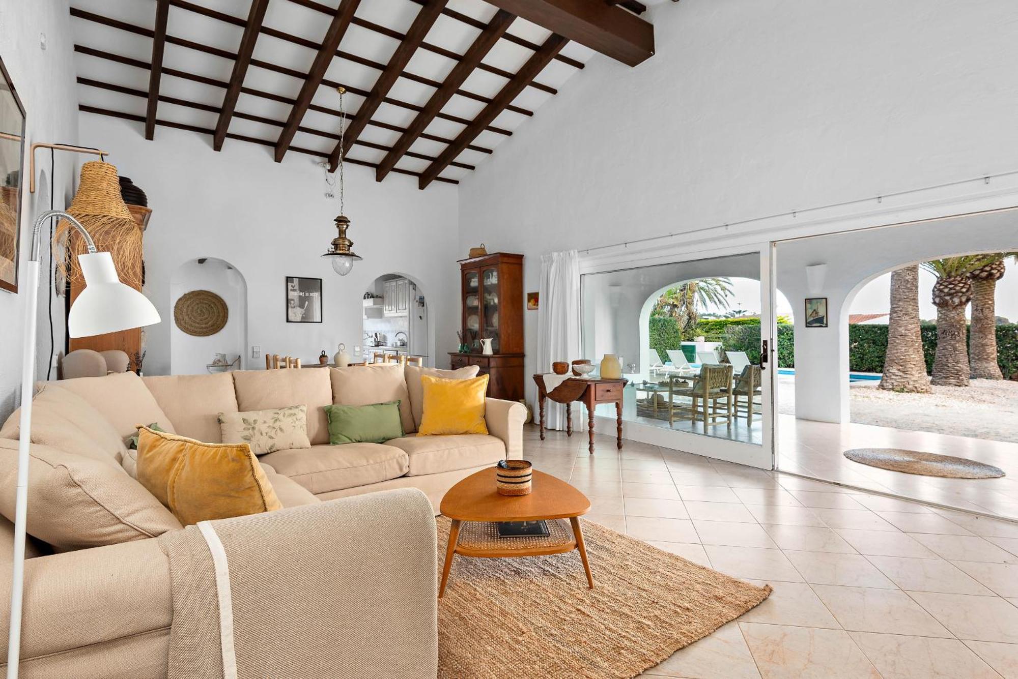 Bini Yaya - Cap Den Font Villa Sant Lluís