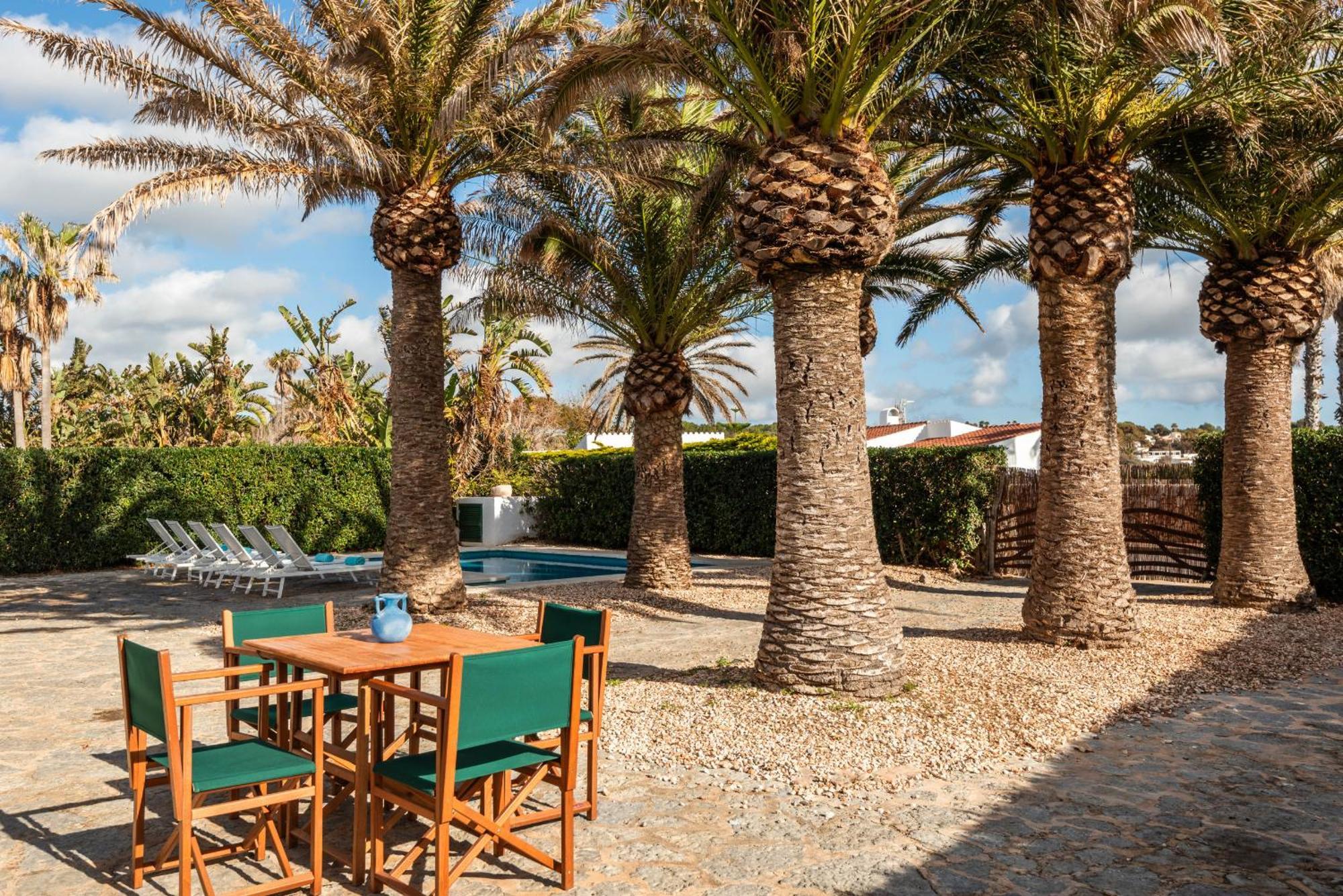 Bini Yaya - Cap Den Font Villa Sant Lluís