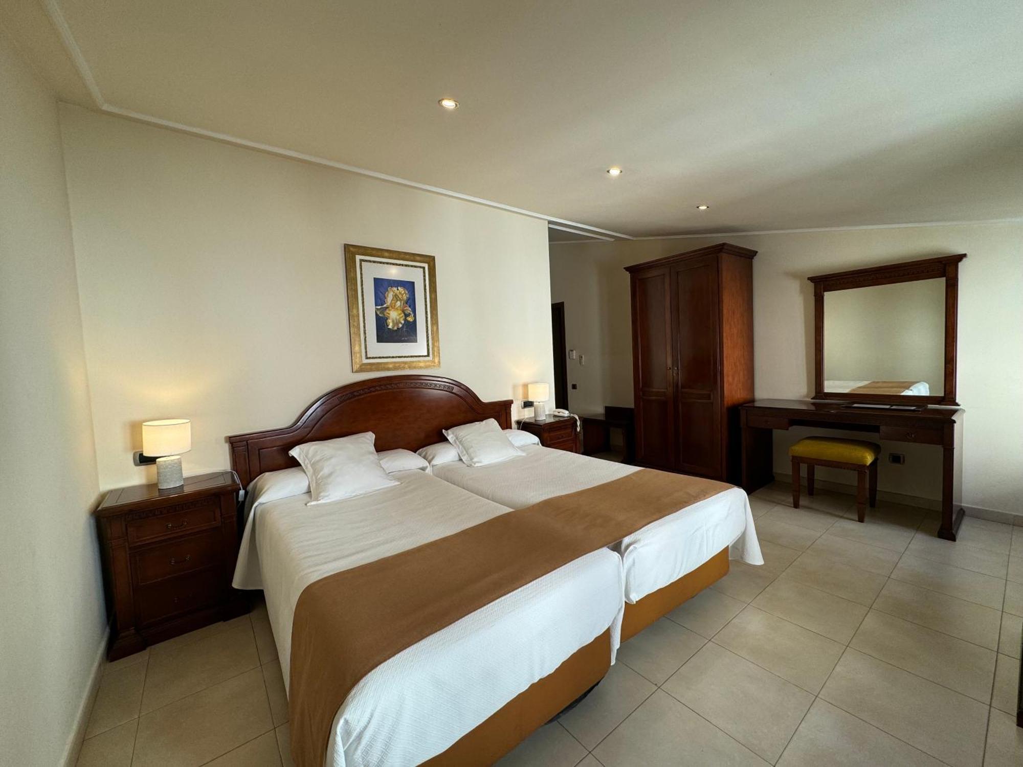 Kazar Hotel 4*
