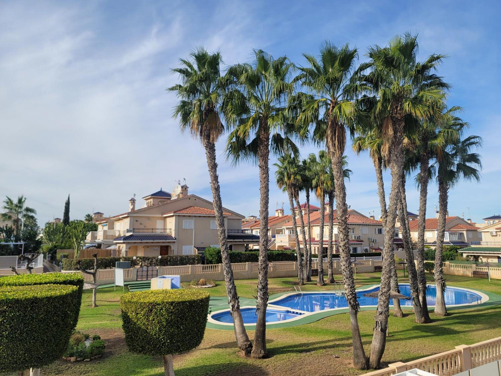 Apartamento 2 Bedroom Penthouse In Playa Flamenca