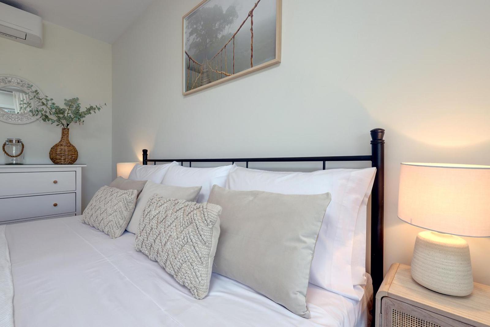 La Cala Gorgeous 2 Bedroom With Stunning Gardens, Pools And Sea Views *