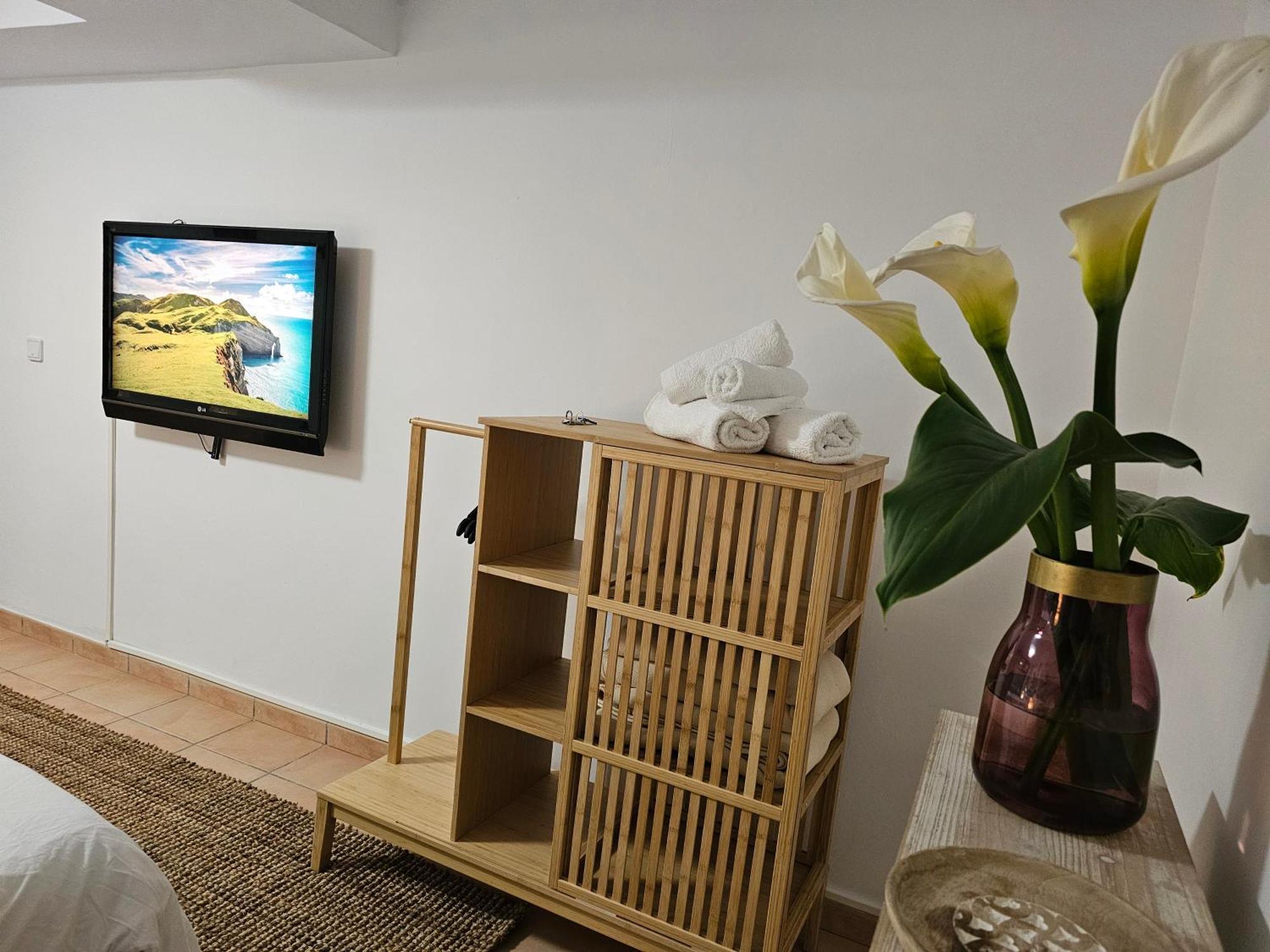 Bed and breakfast Mogarén: Jacuzzi&beautiful Views Vega de San Mateo