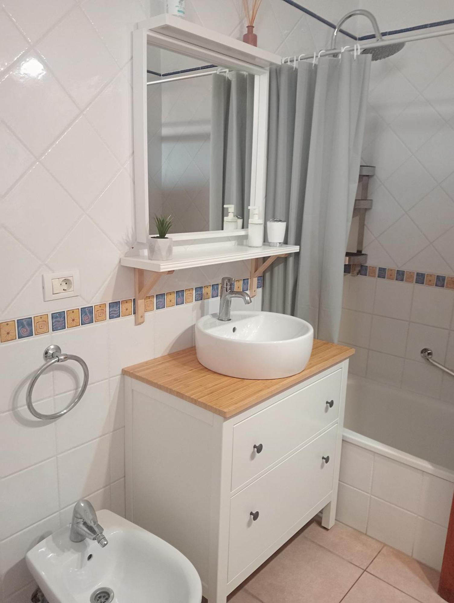 Apartamento Greatly Located With Heated Pool, Cristianos