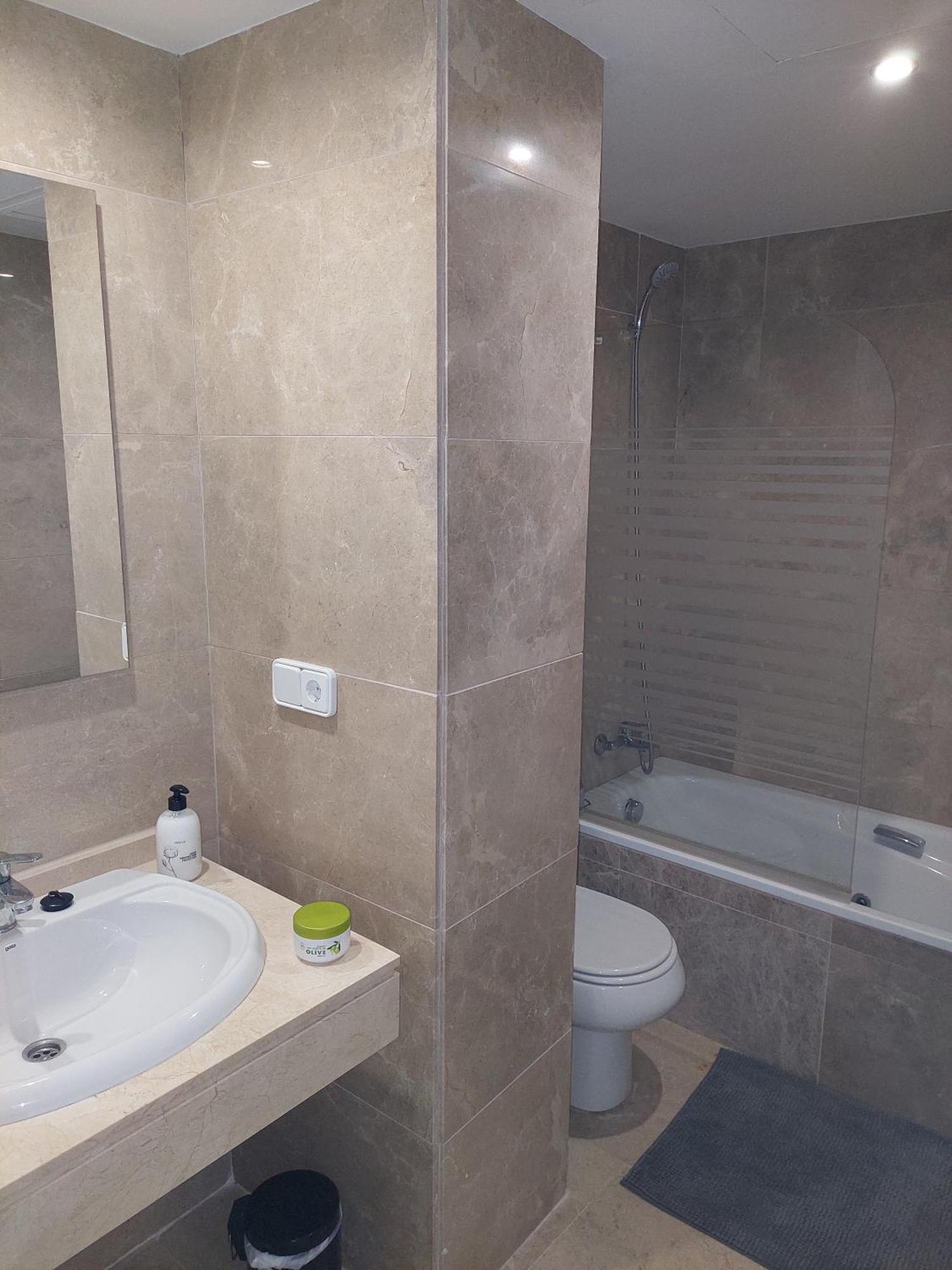 Apartamento Urbanización Cármenes El Hacho *