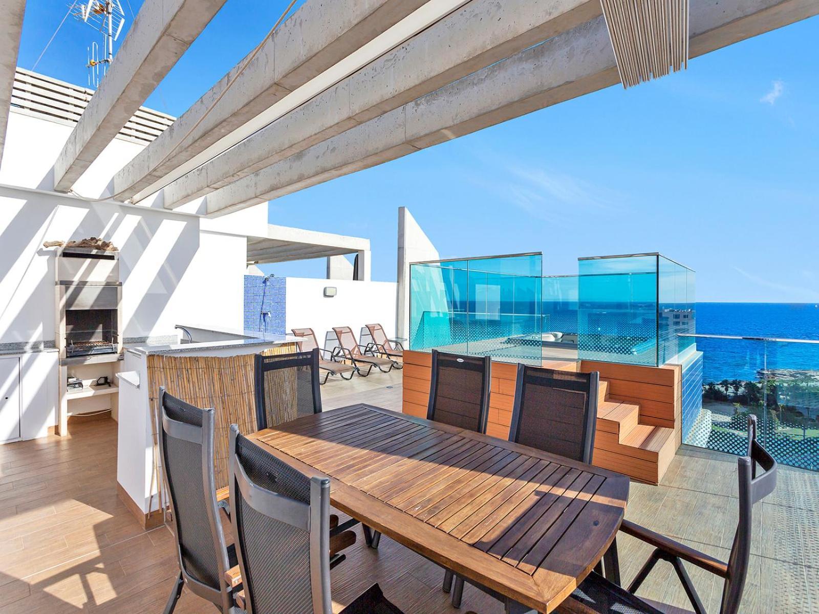 Apartment Luxury Penthouse With A Private Jacuzzi!