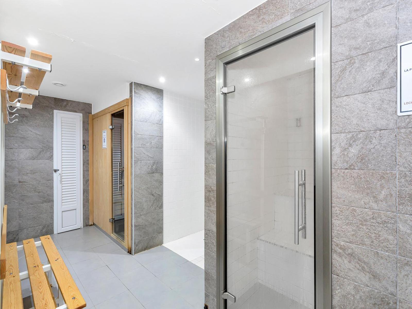 Luxury Penthouse With A Private Jacuzzi! Punta Prima (Alicante)