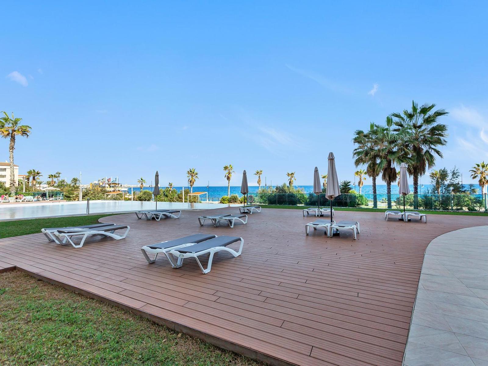 Luxury Penthouse With A Private Jacuzzi! Punta Prima (Alicante)
