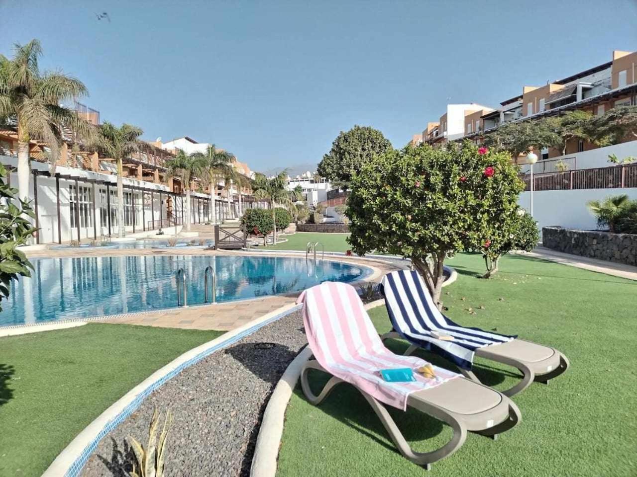 Rentenerife Magec Swing & Sun Amarilla Golf Apartment *