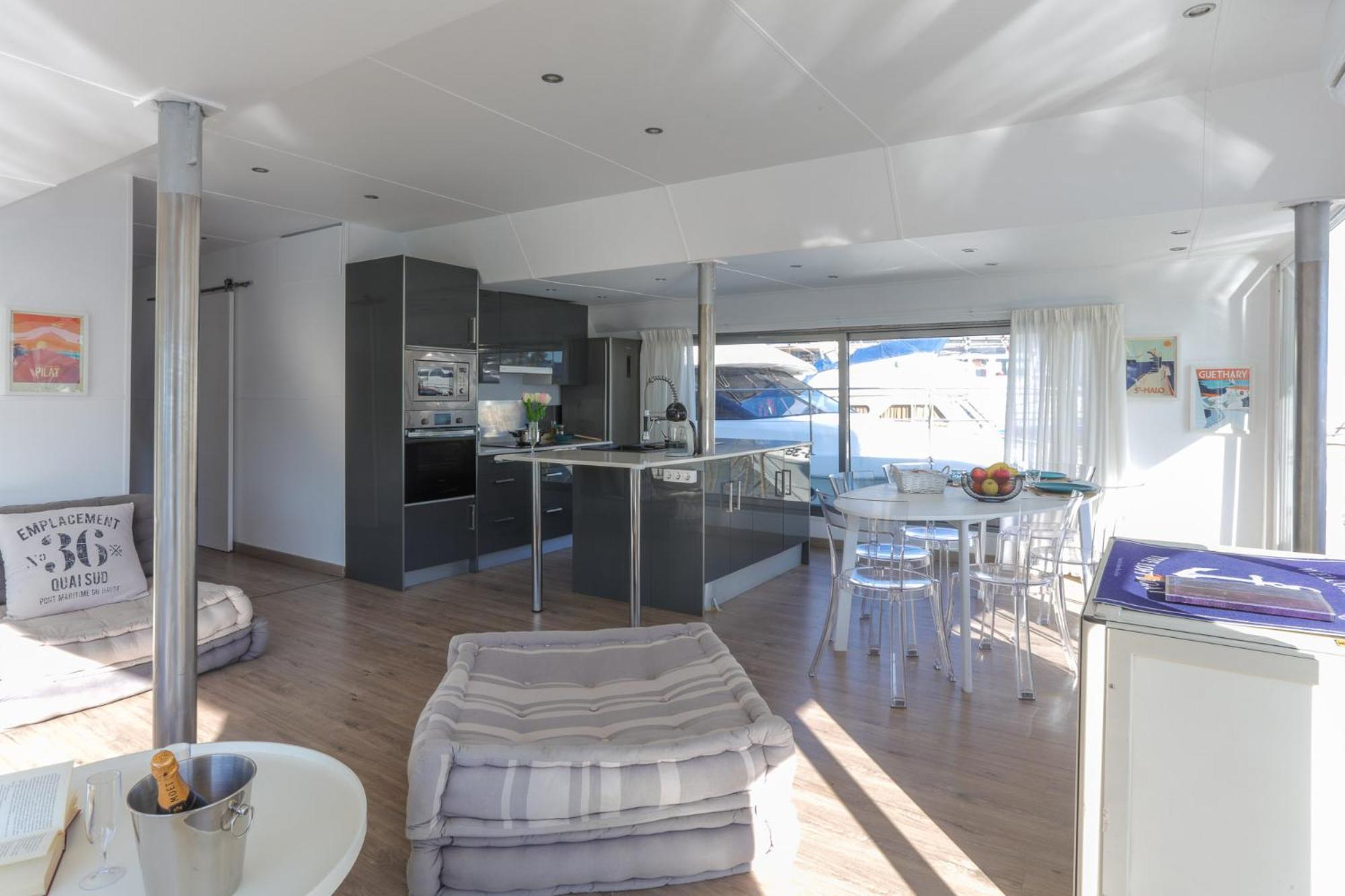 Unique In Barcelona ! Catamaran With A Private Swimming Pool * Sant Adrià de Besòs