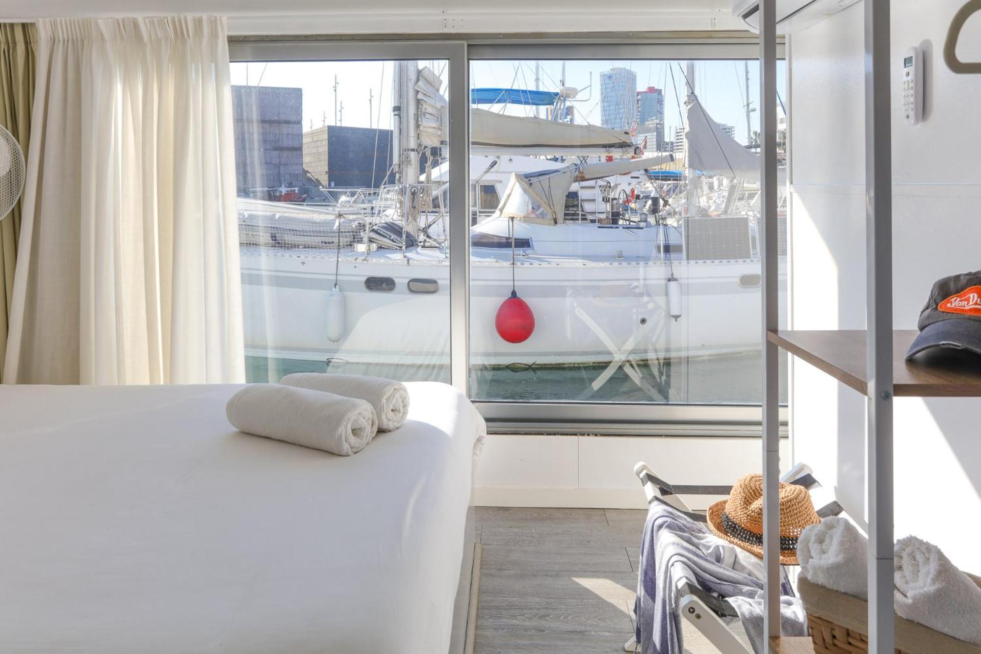 Unique In Barcelona ! Catamaran With A Private Swimming Pool